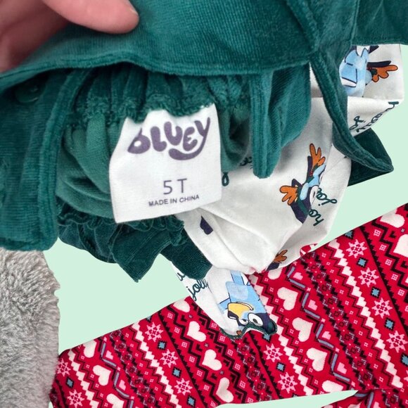 4 PC LOT OF KIDS CHRISTMAS OUTFITS GARANIMALS BLUEY SWEATER TOP & PINAFORE SKIRT - Picture 8 of 8